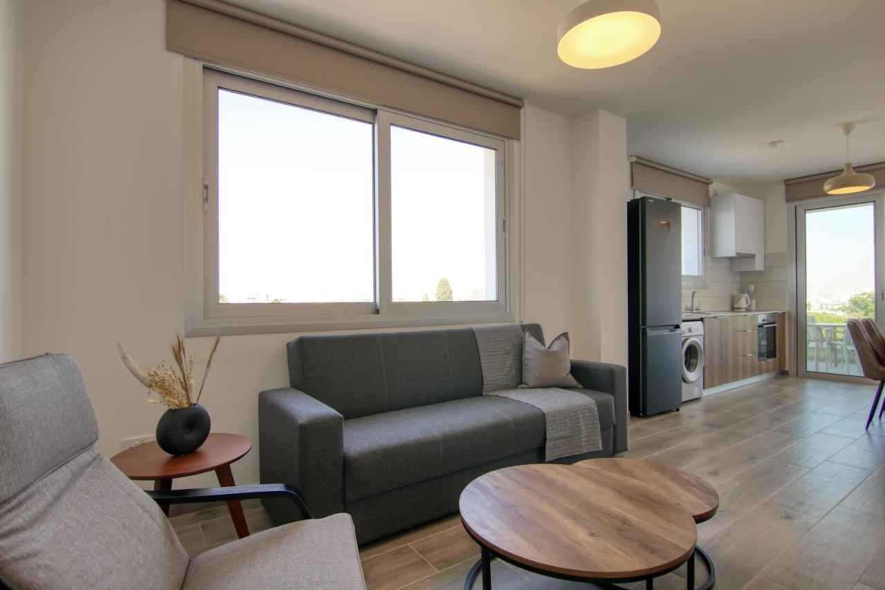 Phaedrus Living Coral Suites Aquatic Larnaca Bagian luar foto