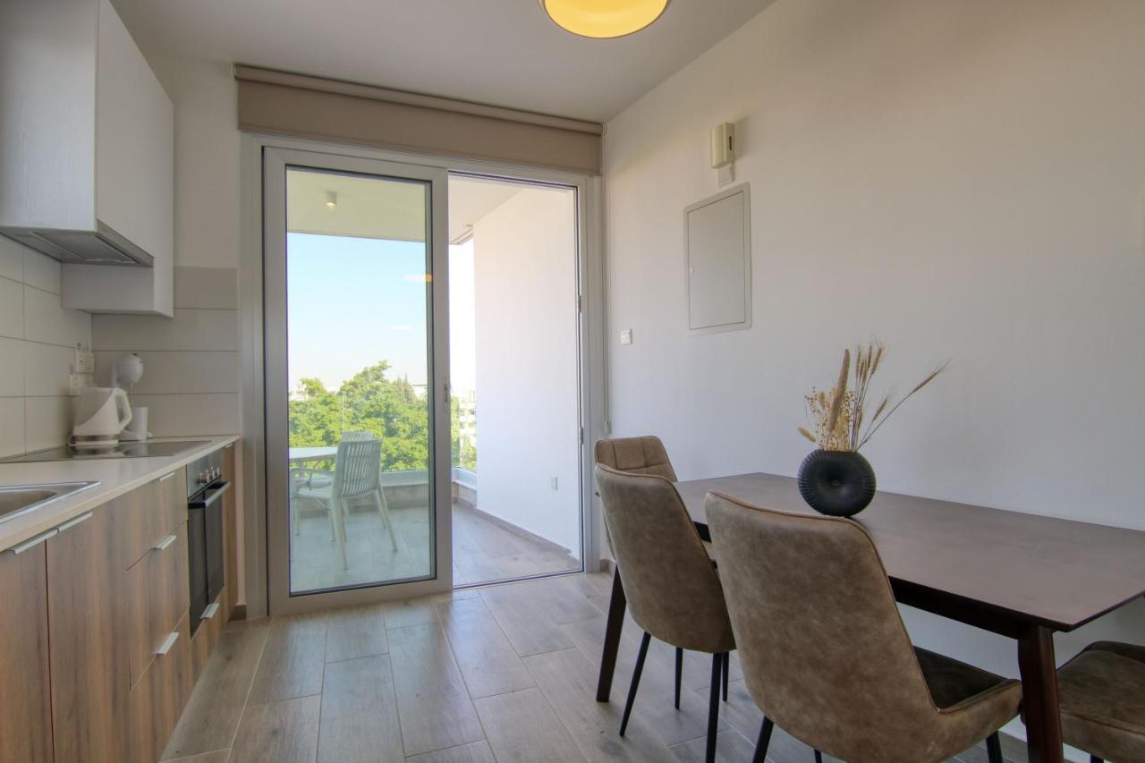 Phaedrus Living Coral Suites Aquatic Larnaca Bagian luar foto