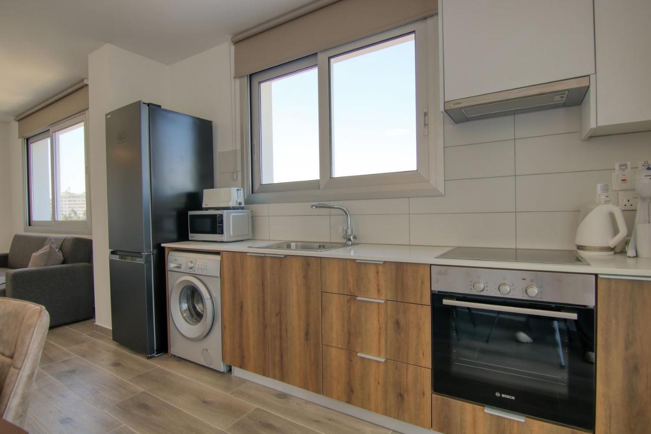 Phaedrus Living Coral Suites Aquatic Larnaca Bagian luar foto