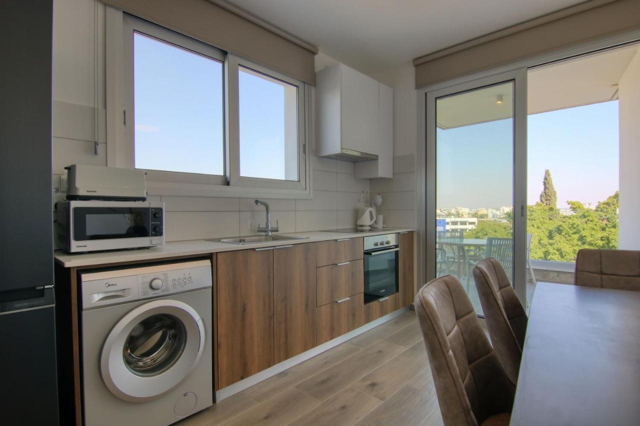 Phaedrus Living Coral Suites Aquatic Larnaca Bagian luar foto