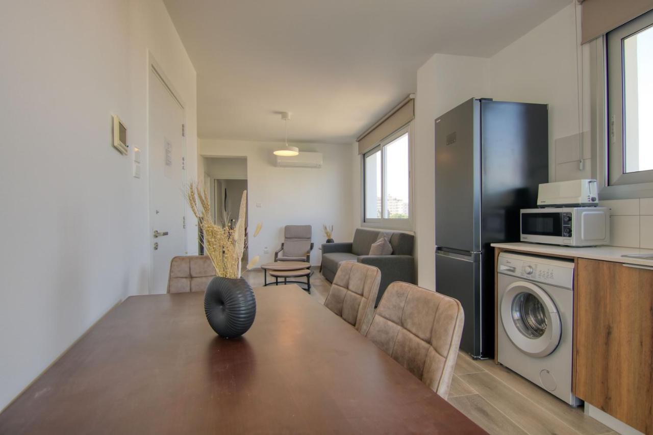 Phaedrus Living Coral Suites Aquatic Larnaca Bagian luar foto
