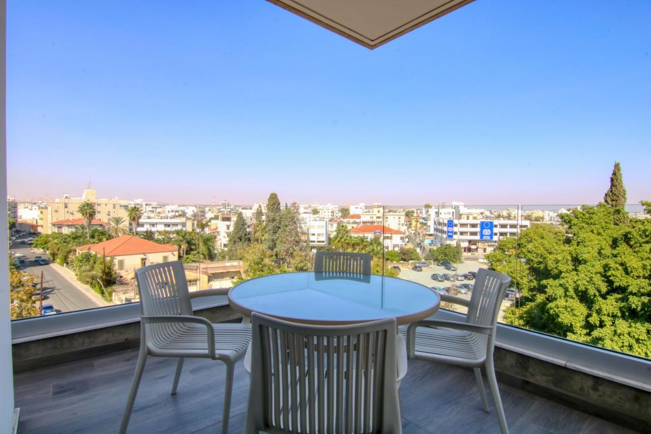 Phaedrus Living Coral Suites Aquatic Larnaca Bagian luar foto